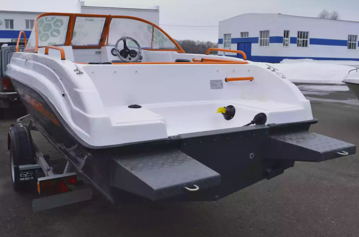 Комбинированный катер Neman-500 Open в Петропавловске-Камчатском