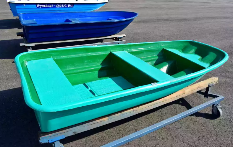 Стеклопластиковая лодка Старт (тримаран) в Петропавловске-Камчатском