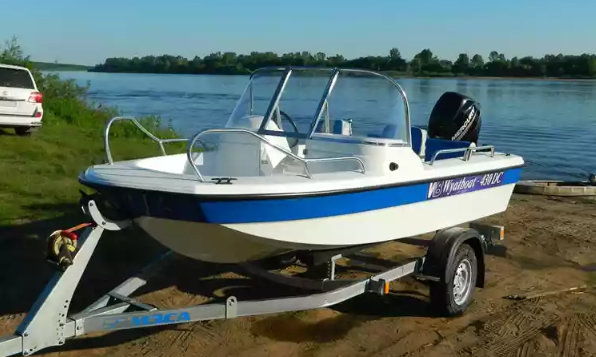 Стеклопластиковый катер Wyatboat-430 DC (тримаран) в Петропавловске-Камчатском