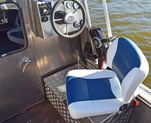 Алюминиевый катер Неман 550 с каютой в Петропавловске-Камчатском