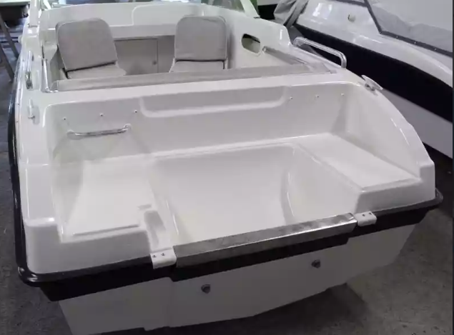 Стеклопластиковый катер Neman-500 Р в Петропавловске-Камчатском