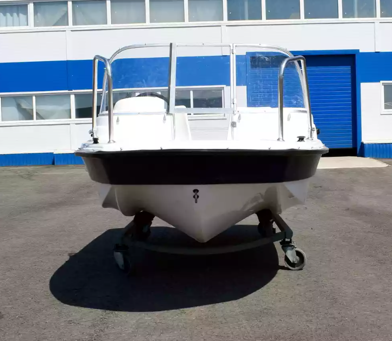 Стеклопластиковый катер Wyatboat-430 DC (тримаран) в Петропавловске-Камчатском