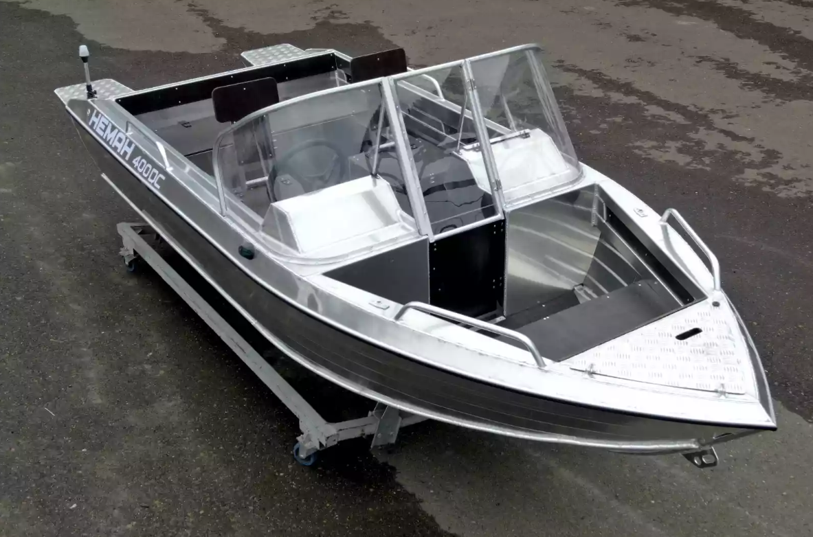 Алюминиевый катер Neman-400 DC в Петропавловске-Камчатском