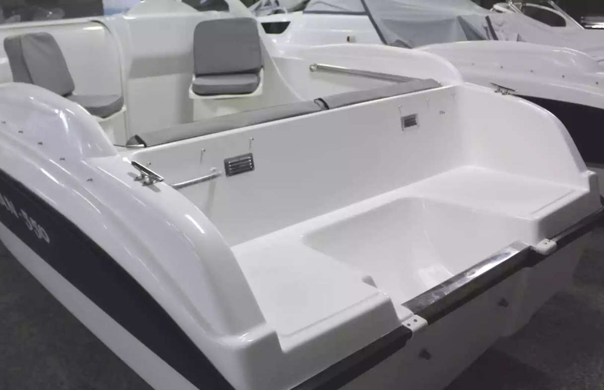 Стеклопластиковый катер Neman-550 с каютой в Петропавловске-Камчатском