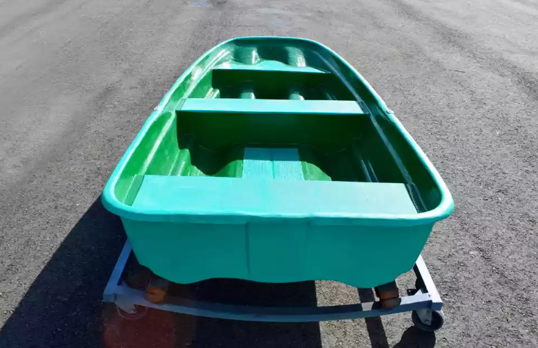 Стеклопластиковая лодка Старт (тримаран) в Петропавловске-Камчатском