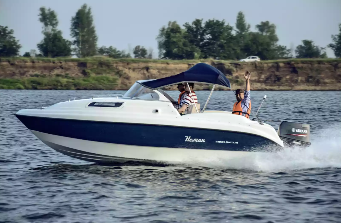 Стеклопластиковый катер Neman-550 с каютой в Петропавловске-Камчатском