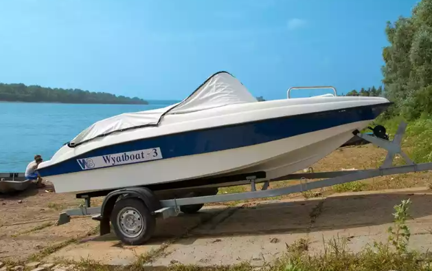 Стеклопластиковый катер Wyatboat-3 (c рундуками) в Петропавловске-Камчатском