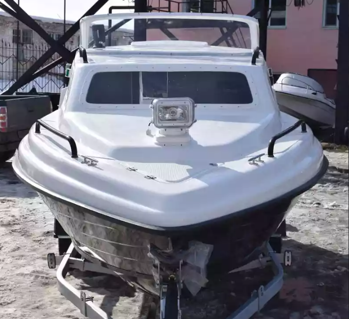 Комбинированный катер Neman-500 с каютой в Петропавловске-Камчатском