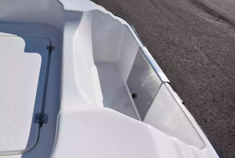 Стеклопластиковая лодка Пингвин (тримаран) в Петропавловске-Камчатском