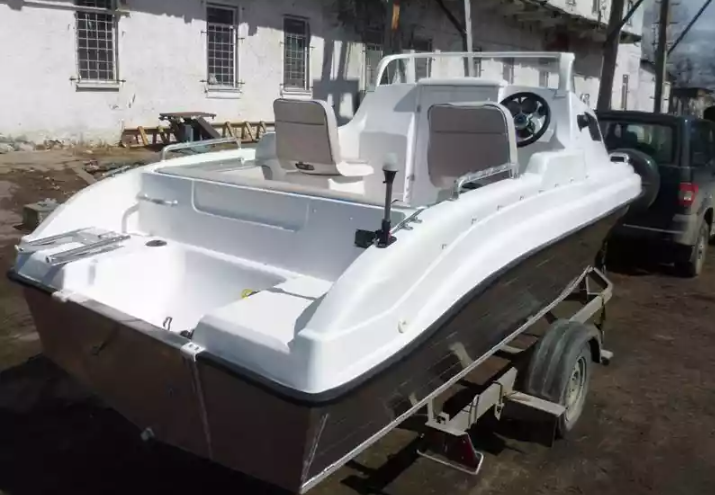 Комбинированный катер Neman-500 с каютой в Петропавловске-Камчатском