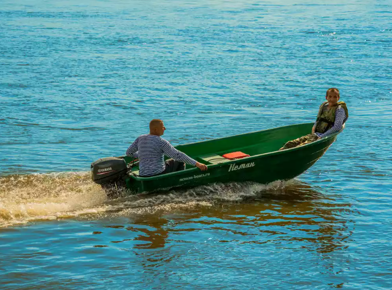 Стеклопластиковая лодка Neman-340 (тримаран) в Петропавловске-Камчатском