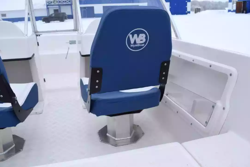 Стеклопластиковый катер Wyatboat-430DCМ (килевая) в Петропавловске-Камчатском