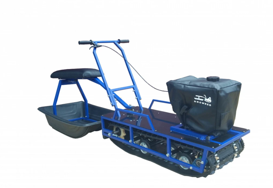 Мотобуксировщик Альбатрос-L 8 с фарой в Петропавловске-Камчатском