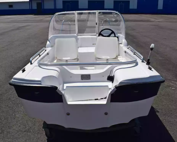 Стеклопластиковый катер Wyatboat-430 DC (тримаран) в Петропавловске-Камчатском
