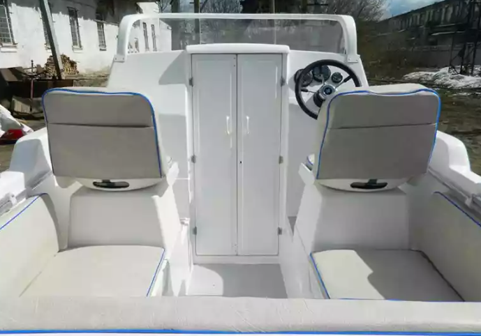 Комбинированный катер Neman-500 с каютой в Петропавловске-Камчатском