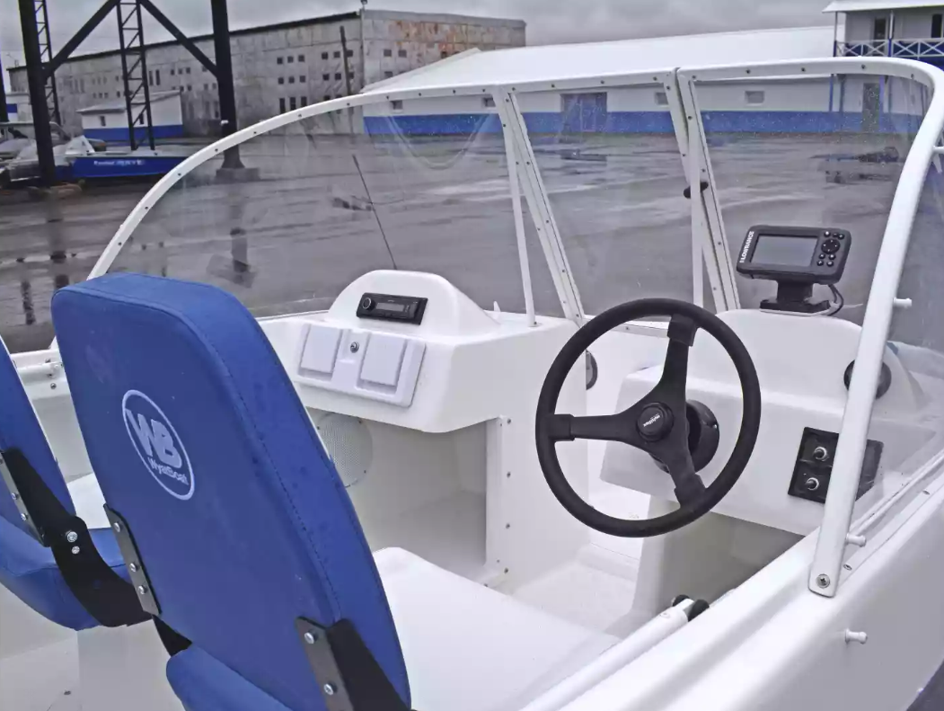 Стеклопластиковый катер Wyatboat-430DCМ (килевая) в Петропавловске-Камчатском