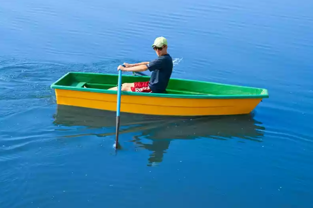 Стеклопластиковая лодка Малютка в Петропавловске-Камчатском