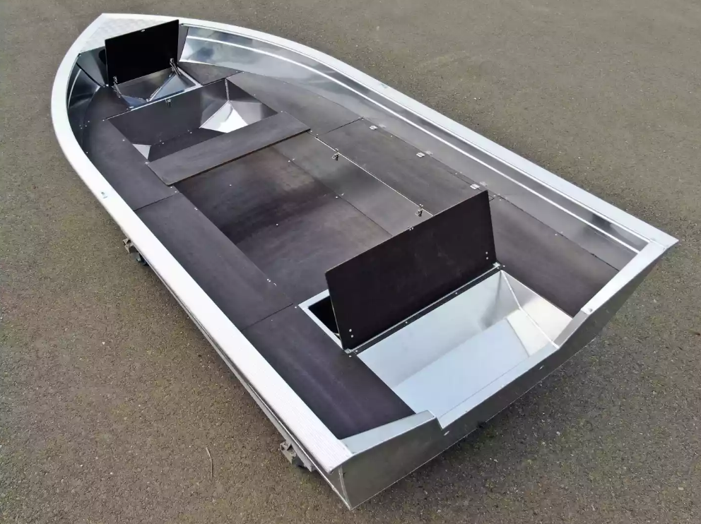 Алюминиевая лодка  Неман-420 в Петропавловске-Камчатском