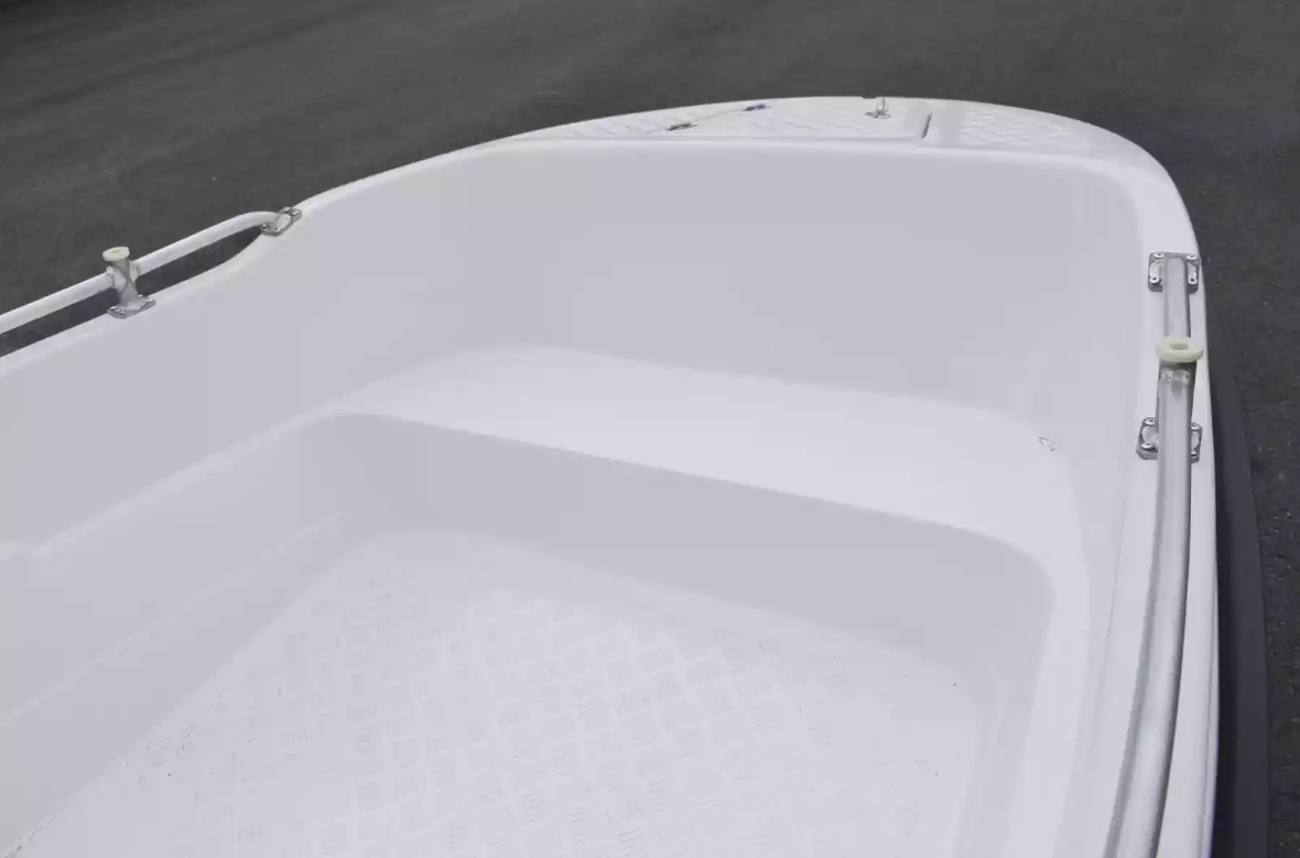 Стеклопластиковая лодка Пингвин New (тримаран) в Петропавловске-Камчатском