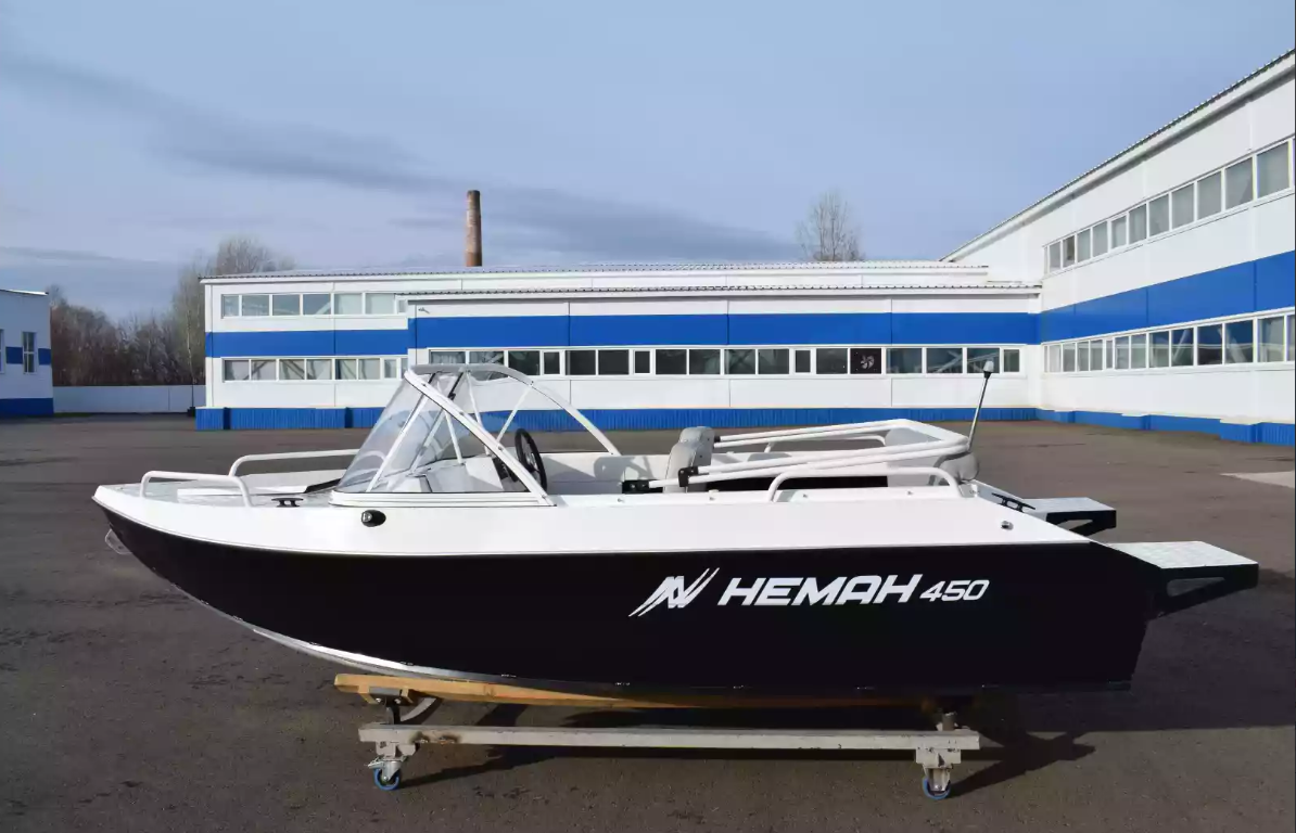 Алюминиевый катер Неман-450 в Петропавловске-Камчатском