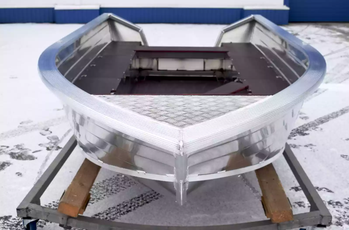 Алюминиевая лодка Неман-400 в Петропавловске-Камчатском