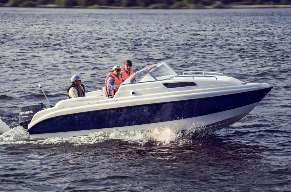 Стеклопластиковый катер Neman-550 с каютой в Петропавловске-Камчатском