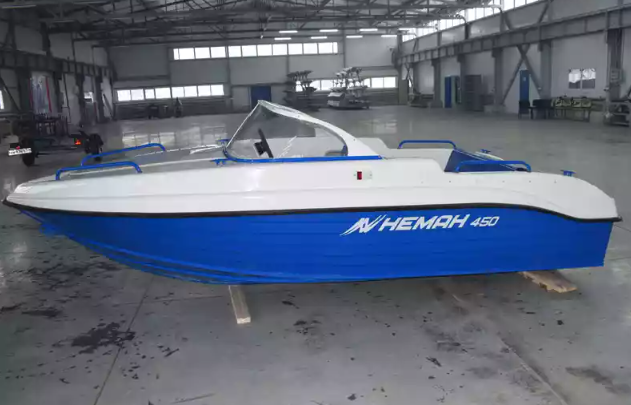 Комбинированный катер Neman-450 в Петропавловске-Камчатском