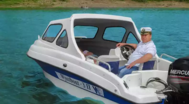 Стеклопластиковый катер Wyatboat-3 П (полурубка) в Петропавловске-Камчатском