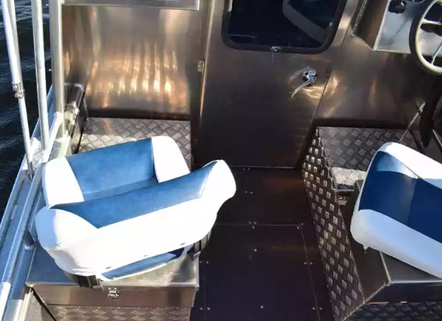 Алюминиевый катер Неман 550 с каютой в Петропавловске-Камчатском