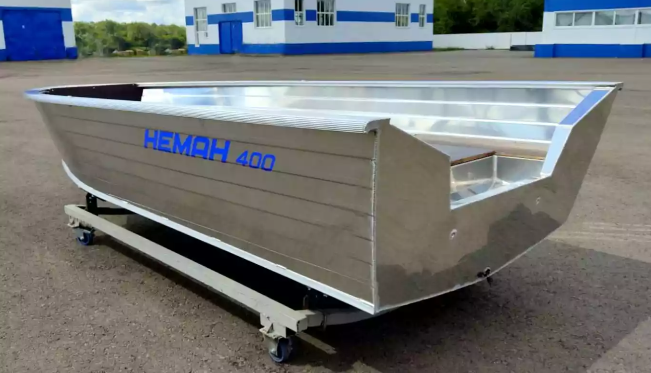 Алюминиевая лодка Неман-400 в Петропавловске-Камчатском