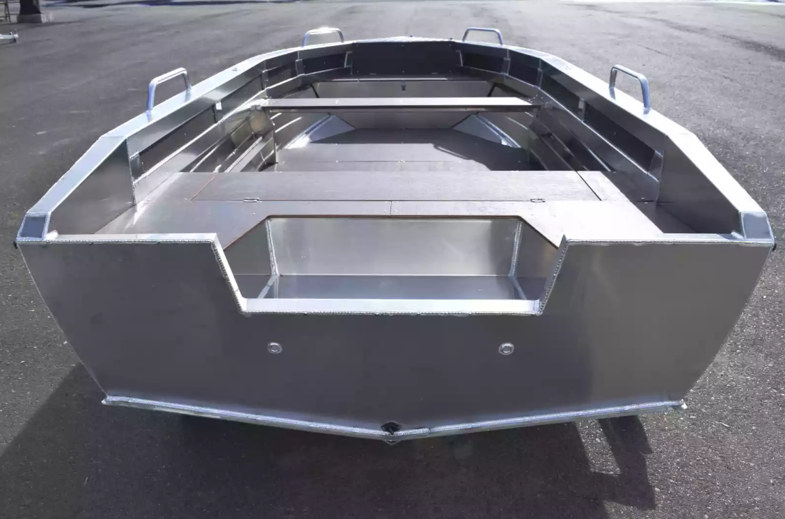 Алюминиевая лодка  Неман-480 Р в Петропавловске-Камчатском