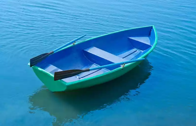 Стеклопластиковая лодка Дельфин в Петропавловске-Камчатском