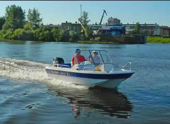 Стеклопластиковый катер Wyatboat-430 DC (тримаран) в Петропавловске-Камчатском