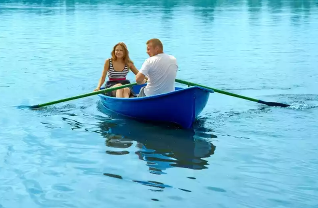 Стеклопластиковая лодка Дельфин в Петропавловске-Камчатском