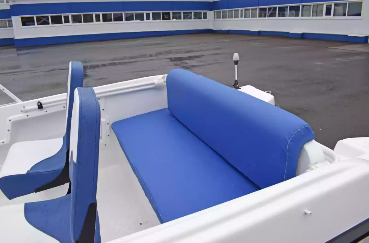 Стеклопластиковый катер Wyatboat-430DCМ (килевая) в Петропавловске-Камчатском