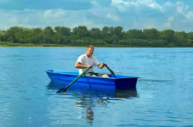Стеклопластиковая лодка Малютка в Петропавловске-Камчатском