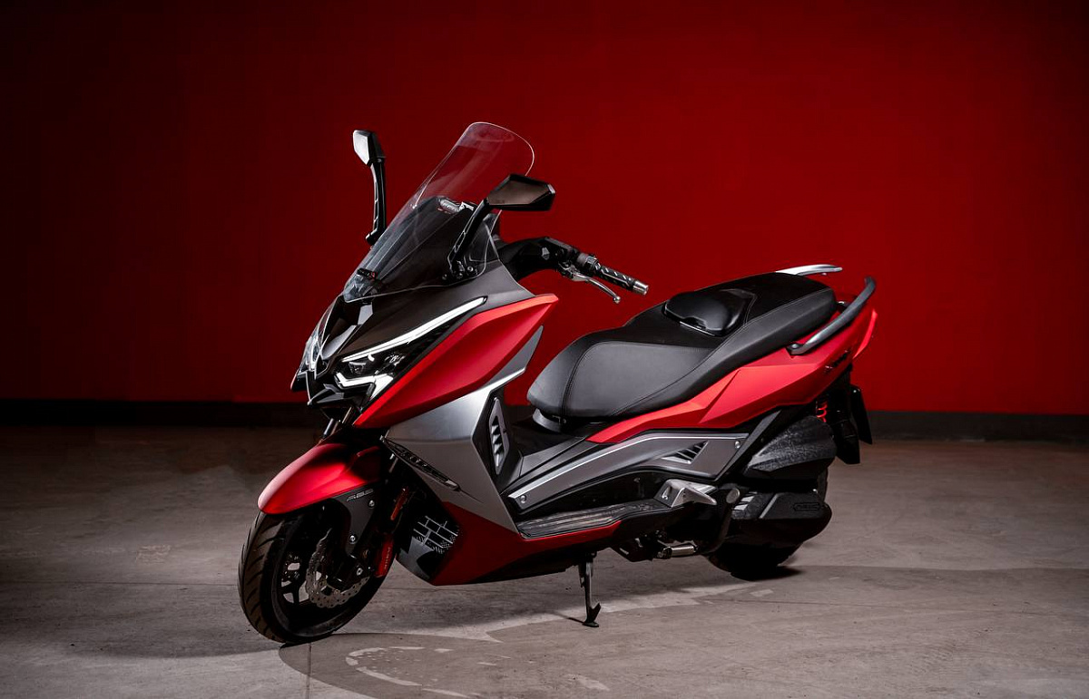 МАКСИСКУТЕР ARIIC 318 в Петропавловске-Камчатском