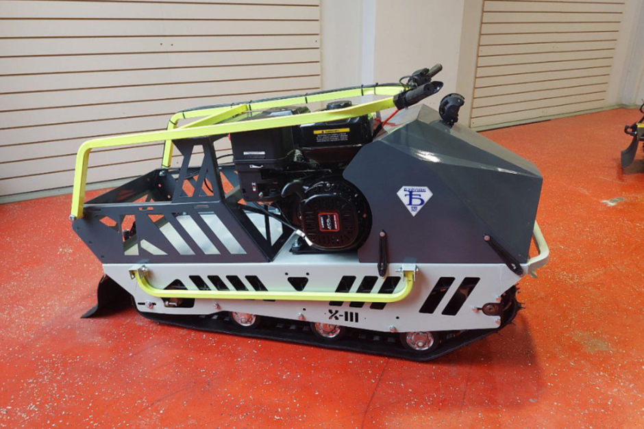 Мотобуксировщик Бурлак Пионер в Петропавловске-Камчатском