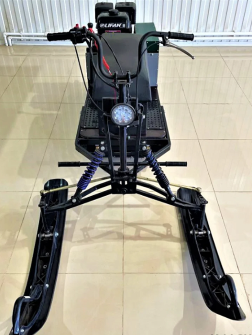 Мотобуксировщик ЕНОТ 4М в Петропавловске-Камчатском