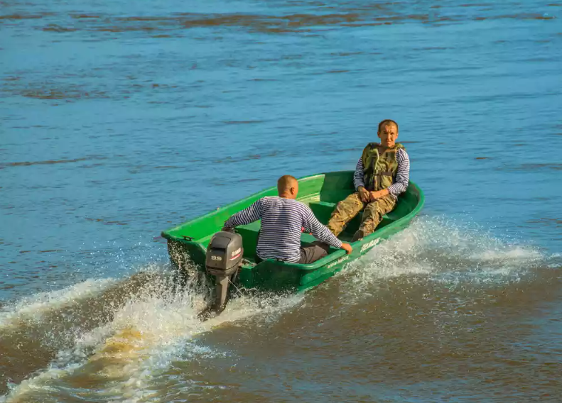 Стеклопластиковая лодка Neman-340 (тримаран) в Петропавловске-Камчатском