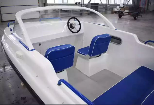 Комбинированный катер Neman-450 в Петропавловске-Камчатском