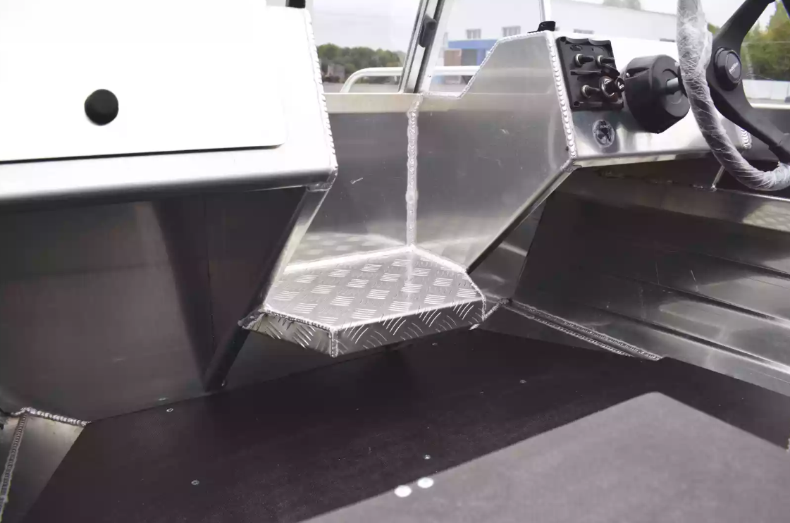 Алюминиевая лодка  Neman-400 PRO в Петропавловске-Камчатском