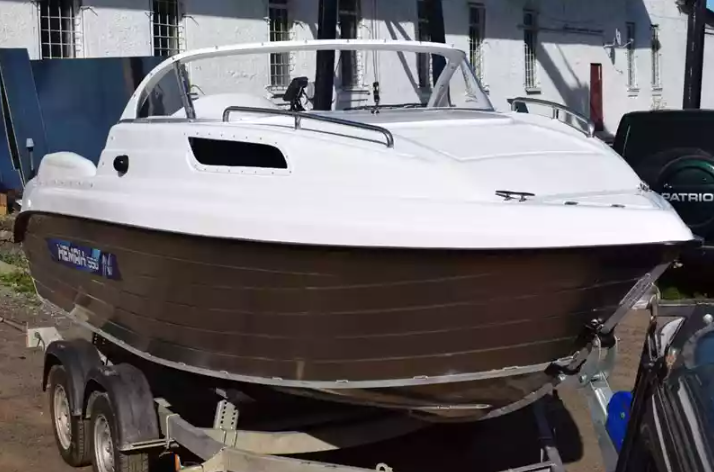 Комбинированный катер Neman-550 с каютой в Петропавловске-Камчатском