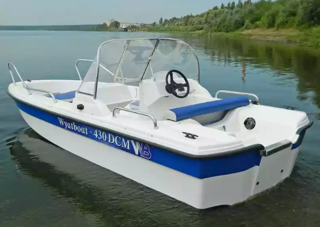Стеклопластиковый катер Wyatboat-430 DCM (тримаран) в Петропавловске-Камчатском