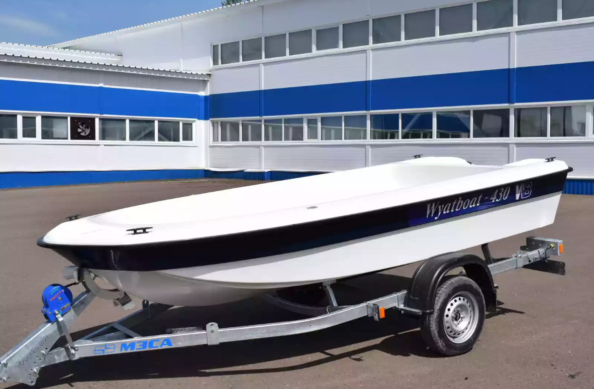 Стеклопластиковая лодка Wyatboat 430 тримаран в Петропавловске-Камчатском