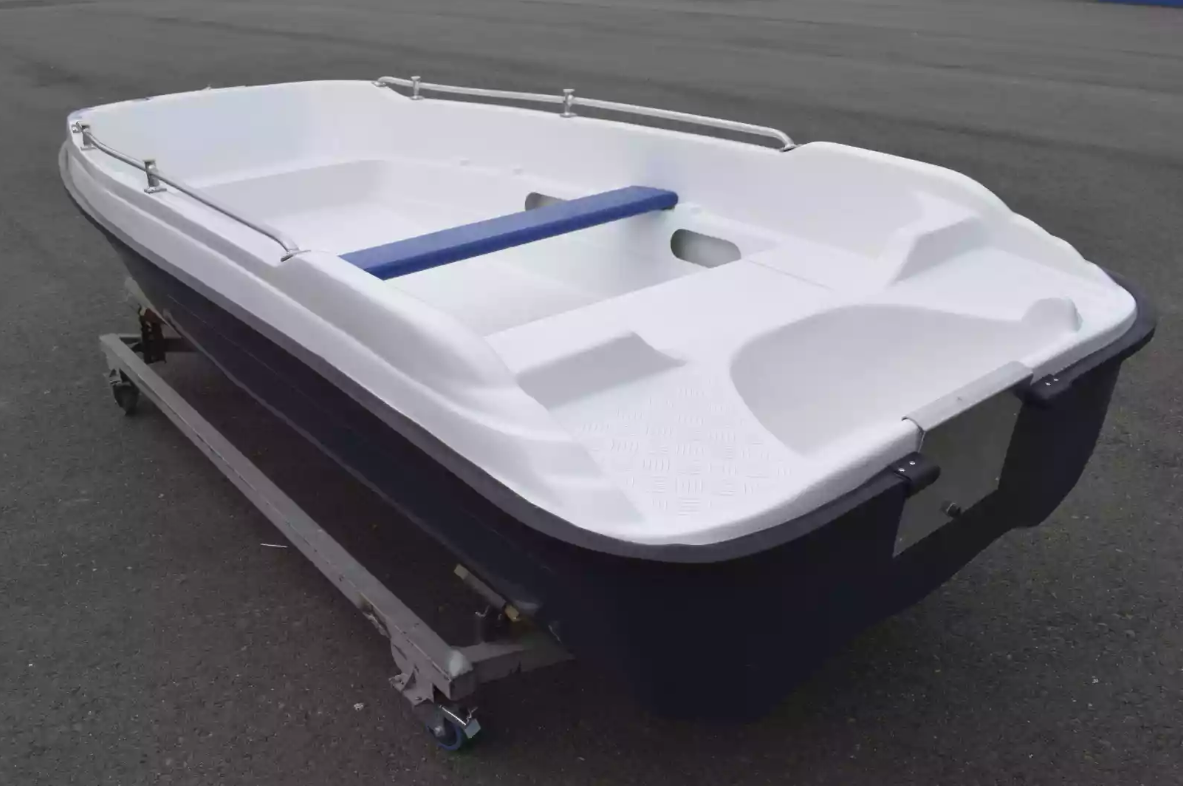 Стеклопластиковая лодка Пингвин New (тримаран) в Петропавловске-Камчатском