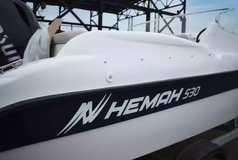 Стеклопластиковый катер Neman-530 с каютой в Петропавловске-Камчатском