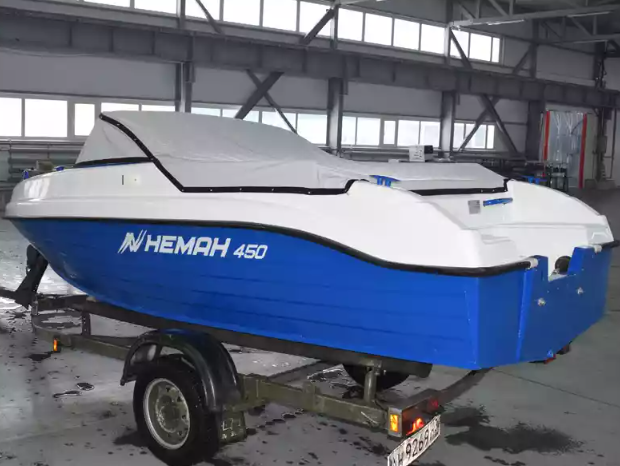 Комбинированный катер Neman-450 в Петропавловске-Камчатском