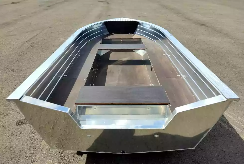 Алюминиевая лодка Неман-400 в Петропавловске-Камчатском