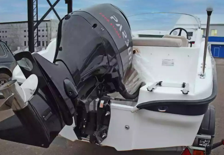 Стеклопластиковый катер Neman-530 с каютой в Петропавловске-Камчатском